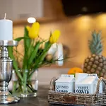 Suite Home Apartments *