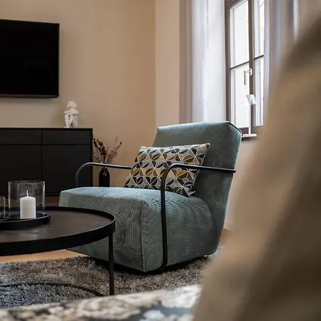 아파트 Suite Home Apartments *
