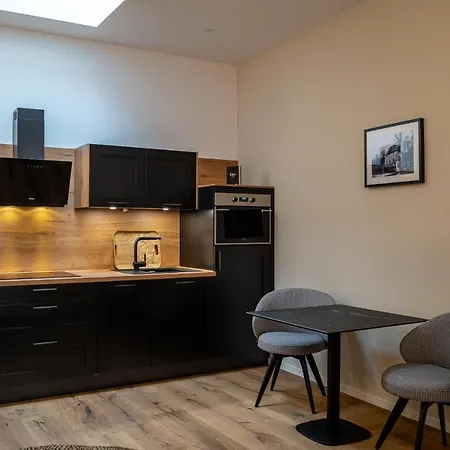 Suite Home Apartments 아파트 *