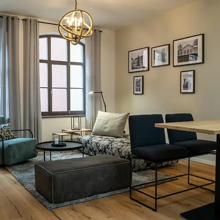 Suite Home Apartments شقة *