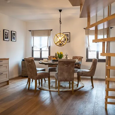 아파트 Suite Home Apartments