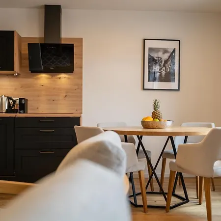 Lägenhet Suite Home Apartments *