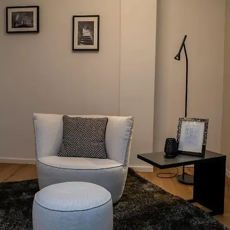 아파트 Suite Home Apartments *