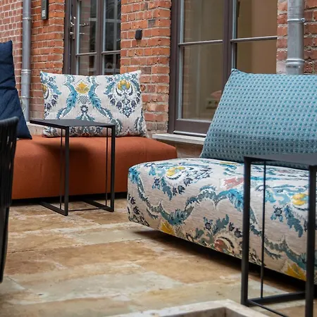 Suite Home Apartments *