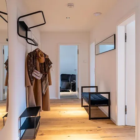 아파트 Suite Home Apartments *