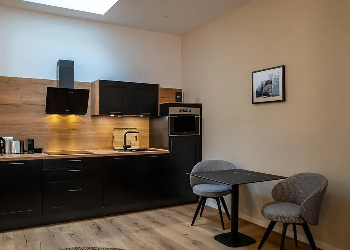 Suite Home Apartments شقة *