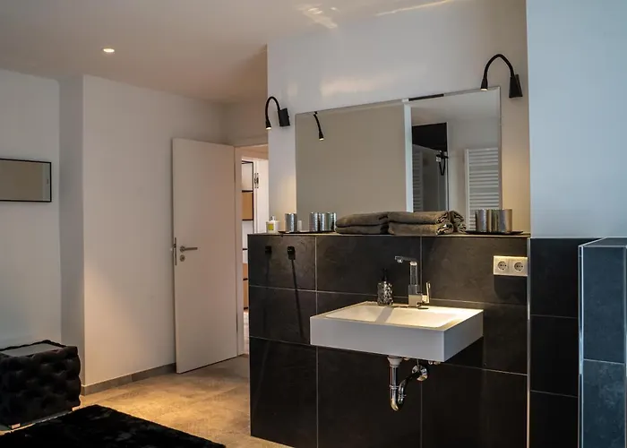 Suite Home Apartments شقة *