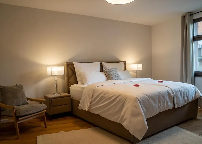 Suite Home Apartments شقة فايمر